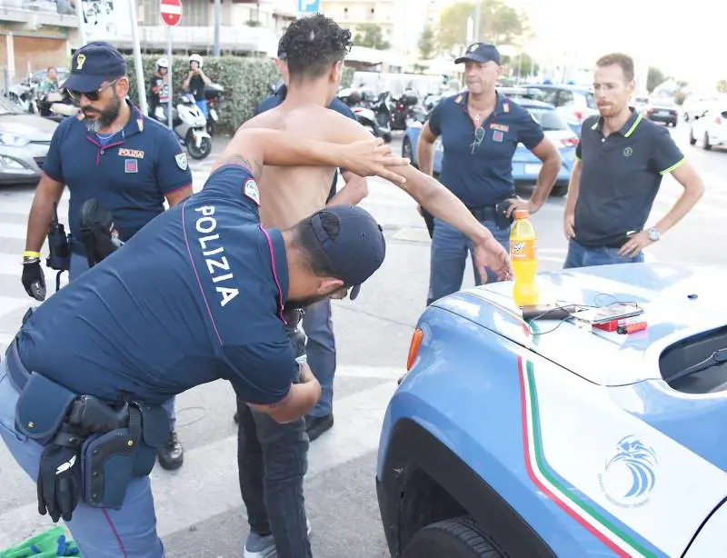 Roma, lo stupratore bengalese come Butungu: ha un permesso per motivi umanitari