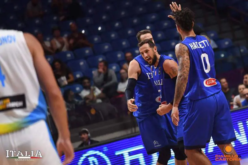 Europei, Belinelli traina la Nazionale e l'Italbasket affonda l'Ucraina