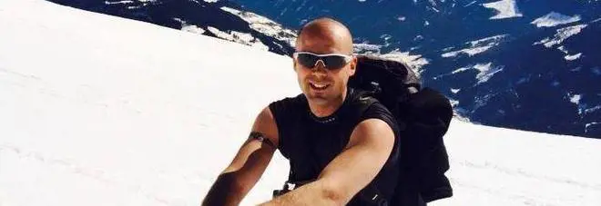 Imprenditore muore a 39 anni e lascia la ditta ai dipendenti