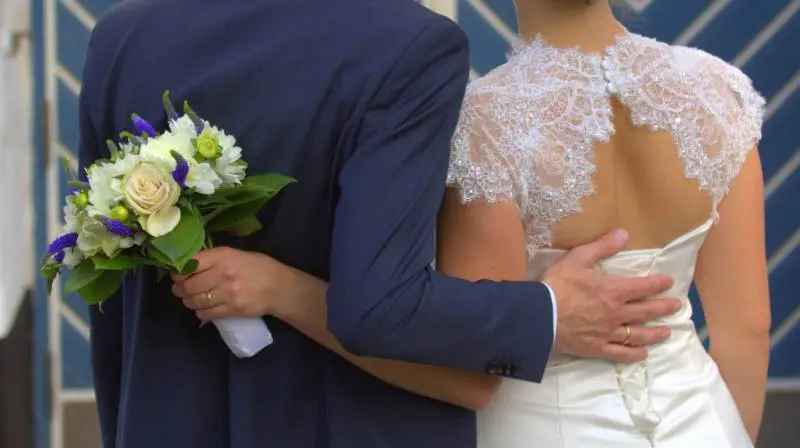 Migrante si sposa e, dopo le nozze, torna al Cie