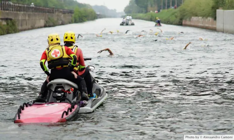 A nuoto nei Navigli. Granfondo storica  tra sport e beneficenza
