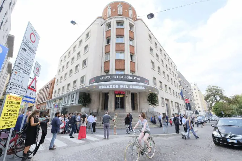 Apre il Palazzo del cinema: nove sale, ristoranti e asilo