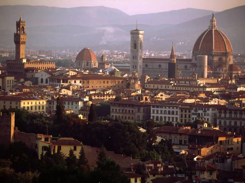 Stupri, degrado e politica debole. Qui il medioevo si chiama turismo
