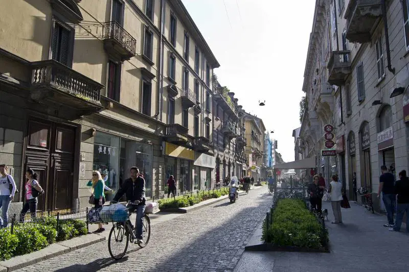 Milano, tenta abuso su bambina: caccia al pedofilo