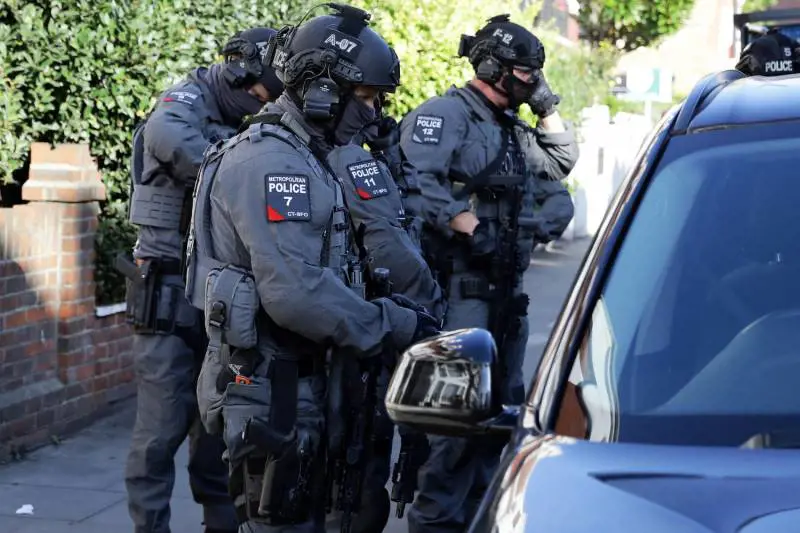 Attacco alla metro di Londra, arrestato un 18enne a Dover