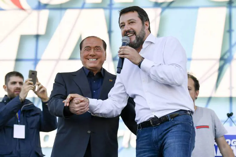 "Draghi o voto". L'asse Berlusconi-Salvini contro i ricatti di Pd e M5S