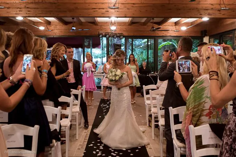 La prima sposa single d'Italia che si è giurata amore eterno