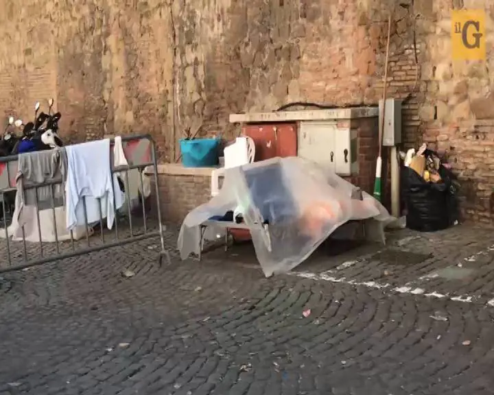 Via i clochard da San Pietro: così è "fallita" l'accoglienza