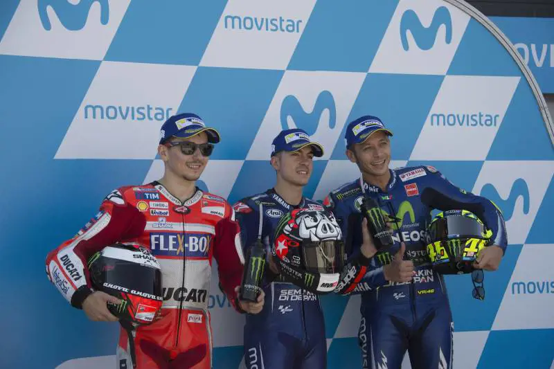 Ma Valentino non è Dottore né Fenomeno. È un Principe antico che unisce l'Italia