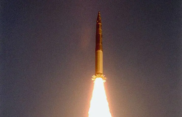Yemen lancia missile balistico. Abbattuto vicino aeroporto Riad