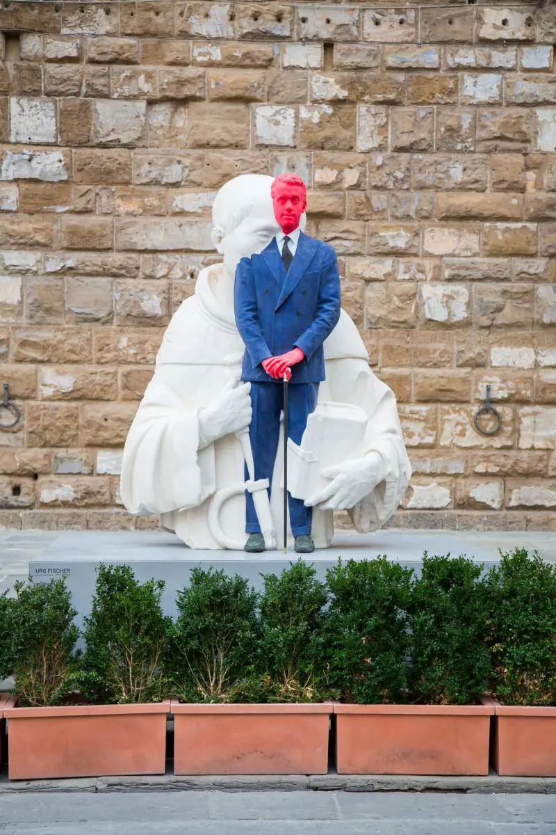 Tra "sacchi" di Burri e sculture di Fischer: un museo in vendita