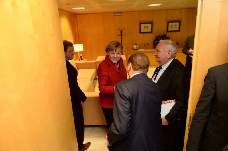 Ora Travaglio ammette: "Merkel culona? Una fake news"