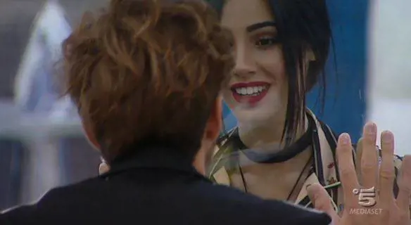 Gf Vip, Signorini contro la De Lellis: "Sei un'ignorante. Stai zitta"