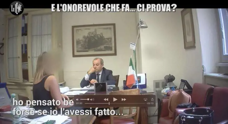 La stagista accusa il deputato: "Ci provava, Boldrini mi aiuti"