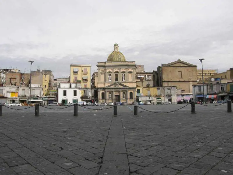Napoli, perdona l'assassino e si prende cura della sua famiglia