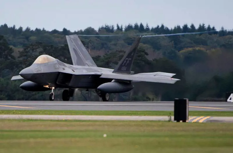 Gli F-22 Raptor tornano in Europa: possibile rotazione in Italia