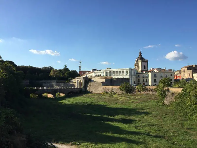 Treni, strade e il ponte sullo Stretto, il sogno infranto del Sud