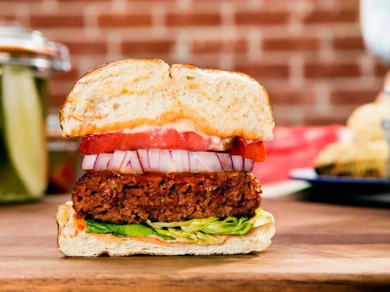 Carne dalle piante. E pure i produttori diventano vegani