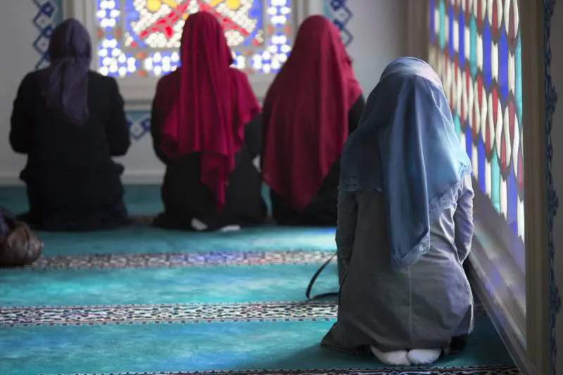 Perché porti il velo? Il quiz che imbarazza gli islamici del Regno Unito