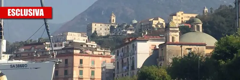 Castellamare di Stabia e le contraddizioni tra turismo e industria