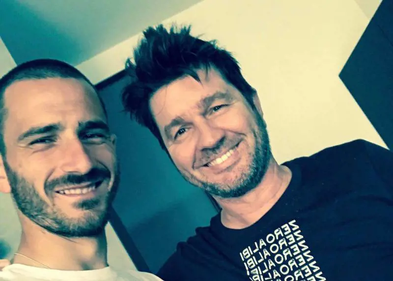 Il mental coach di Bonucci "Ha toccato il fondo". Leo: "Mi dissocio"