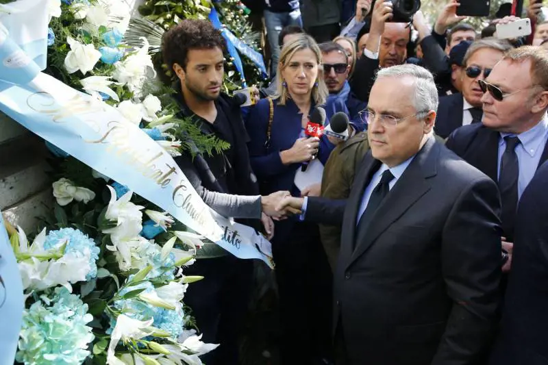 Anna Frank, Lotito in aereo: "E allora famo 'sta sceneggiata..."