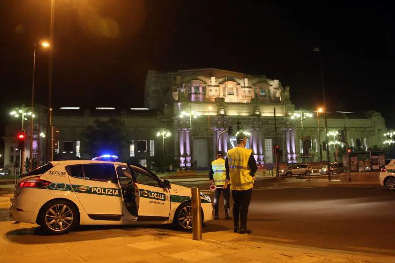 Disperati e criminali in fuga. Dalla stazione nelle vie vicine