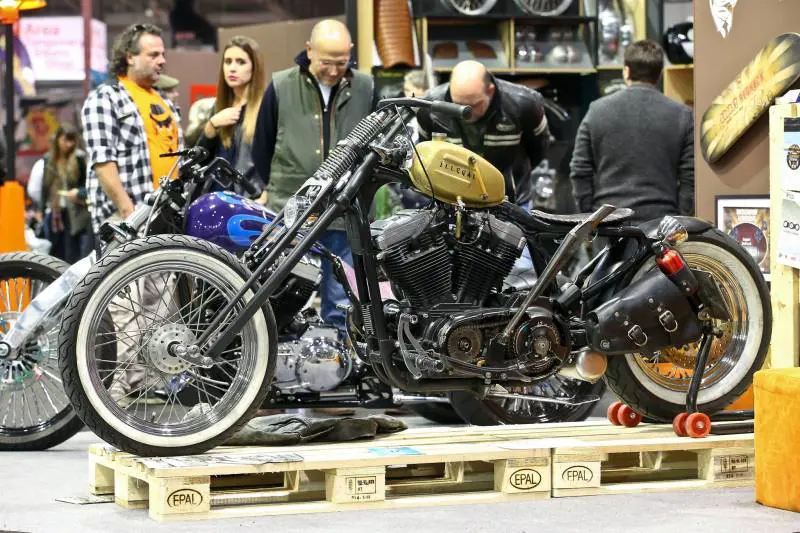 Eicma, rombano le moto E dai Navigli a Lambrate i biker invadono la città