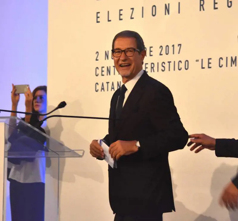 Il galantuomo di destra che ridicolizzò Fini piace anche a sinistra