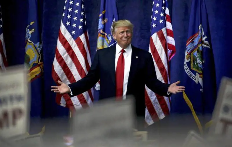 Trump retwitta i video anti islam della destra britannica. La May irritata: "Ha sbagliato"