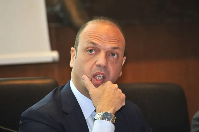 Ora Alfano getta la spugna: "A marzo non mi ricandido"