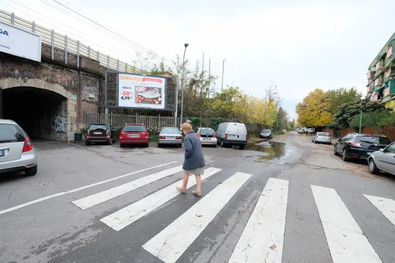 Rapina un'auto e spara: "Periferie come Scampia"