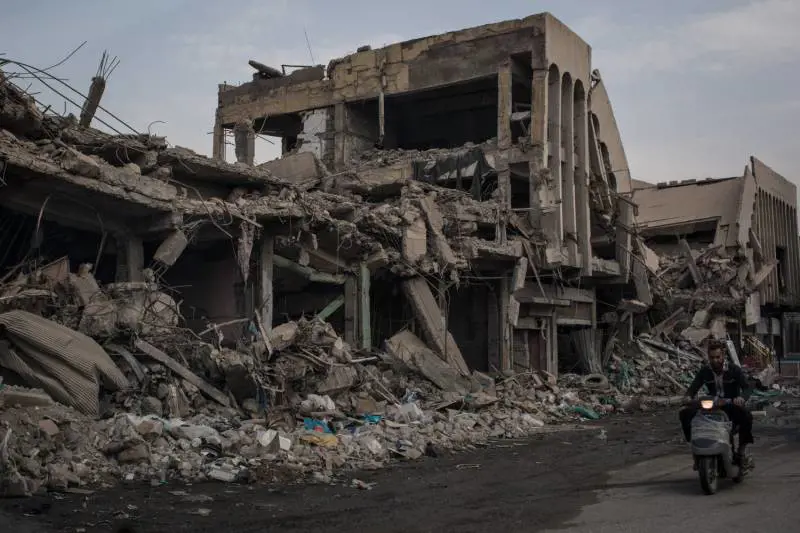 Altri 400 corpi trovati nelle fosse comuni dell'Isis in Iraq