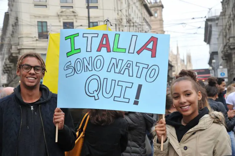 La sinistra arruola bambini e insegnanti per il sì allo ius soli