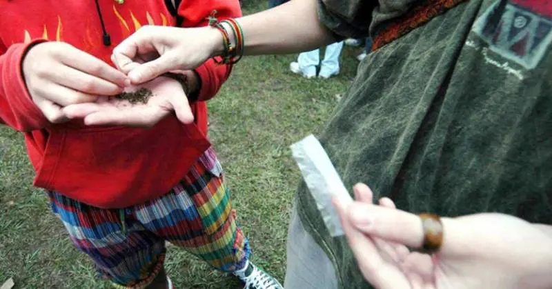 San Basilio, blitz delle forze dell'ordine: sequestrate armi e droga