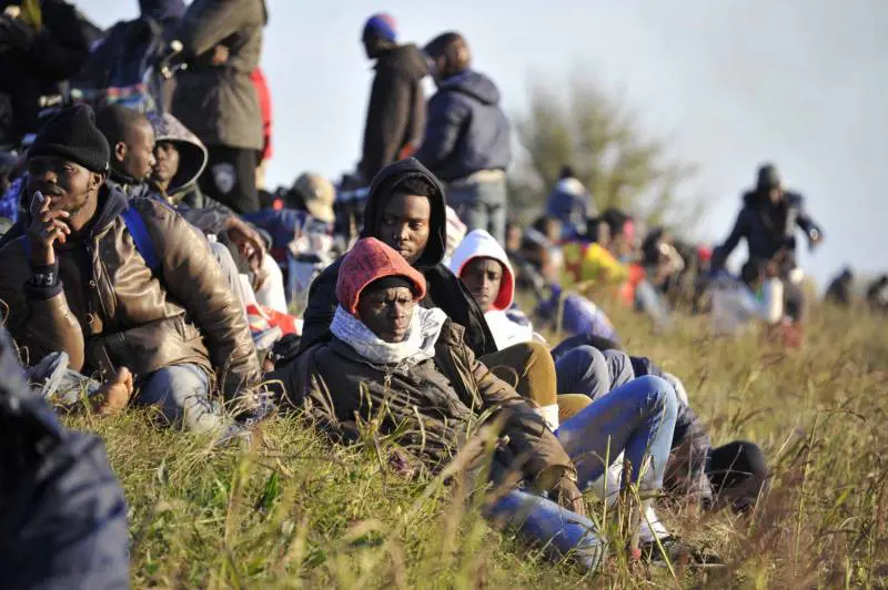 Migranti, i preti sono stanchi: "Non possiamo subire ricatti"