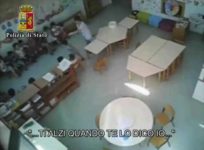 Insulti e schiaffi all'asilo, arrestate tre maestre
