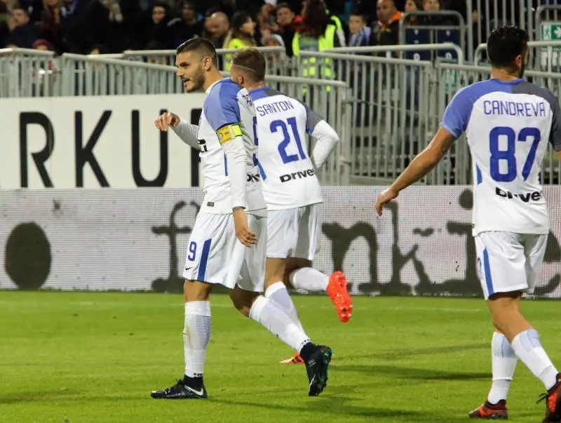 Inter regina per una notte: 3-1 al Cagliari e primo posto in solitaria