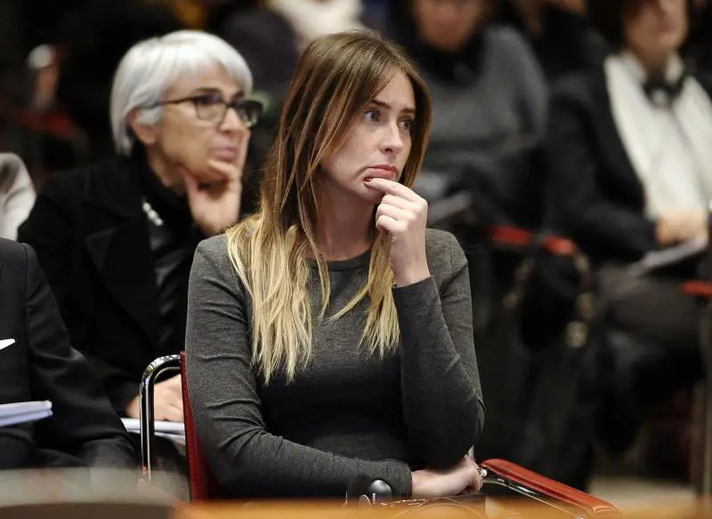 Nuvole nere su casa Boschi a tre mesi dal voto