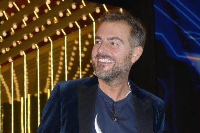 Bossari onora la scommessa con Onestini. E si fa la ceretta al petto
