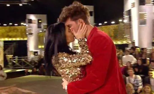 Gf Vip, Giulia perde contro Daniele. Le 'bimbe' insorgono: "Televoto truccato"