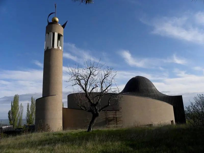 La chiesa del Sacro Cuore a Ca' Staccolo (Urbino)