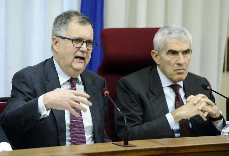 Il siluro della Consob: "Ci siamo visti tre volte e si interessò di Etruria"