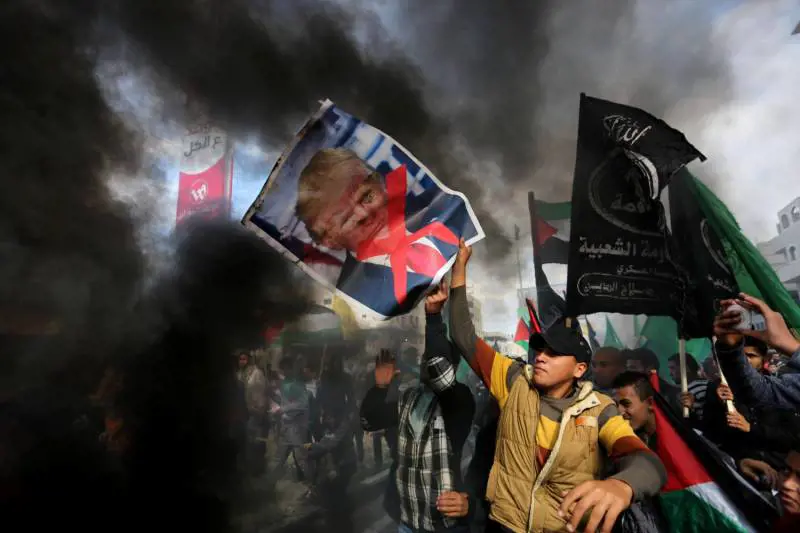 Quattro palestinesi morti, molti feriti nel venerdì della protesta
