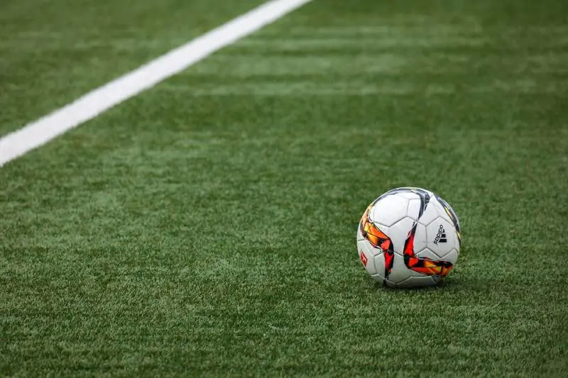 "Ragazzi, buttate via questo cellulare: tornate a parlarvi e giocate a pallone"