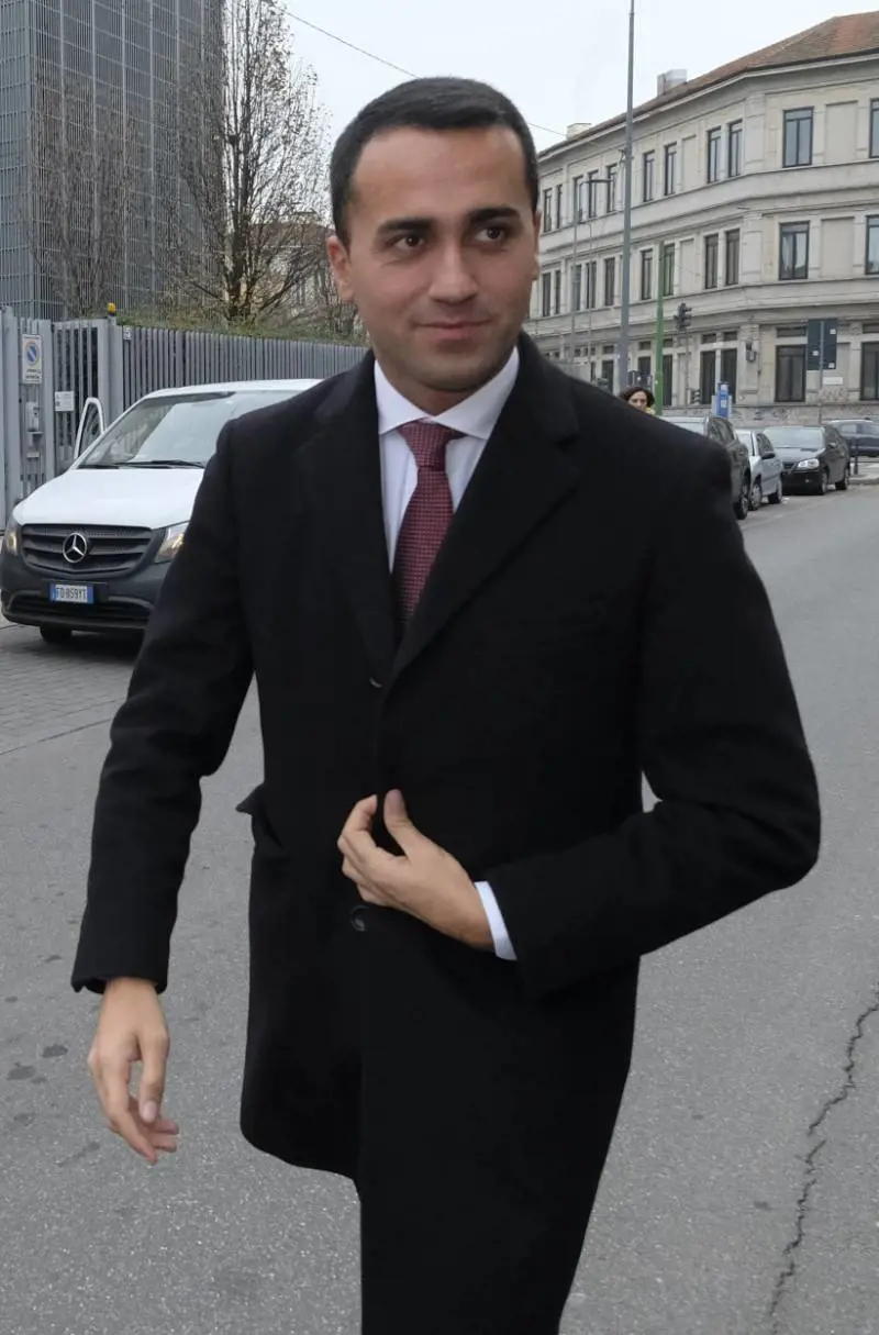 Referendum sull'euro, l'Ue a Di Maio: "In Italia il sostegno cresce"