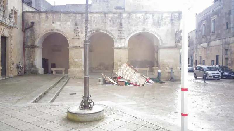 Salento, distrutta la “casetta” di Babbo Natale