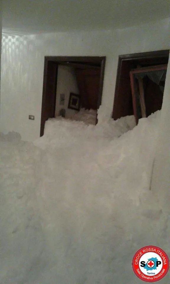 Slavina cade su un condominio a Sestriere: nessun ferito