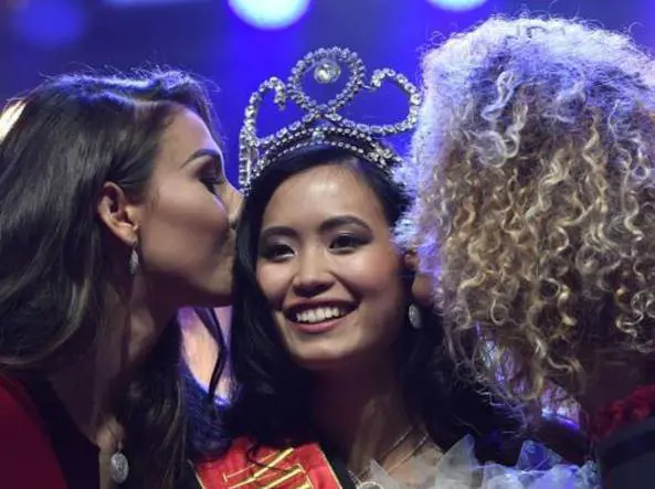 Miss Belgio ha origini filippine. Pioggia di insulti razzisti sul web