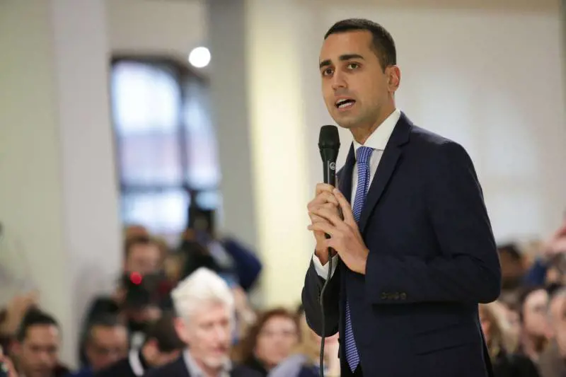 M5s, l'ordine ai candidati "Cercate nefandezze sui rivali"